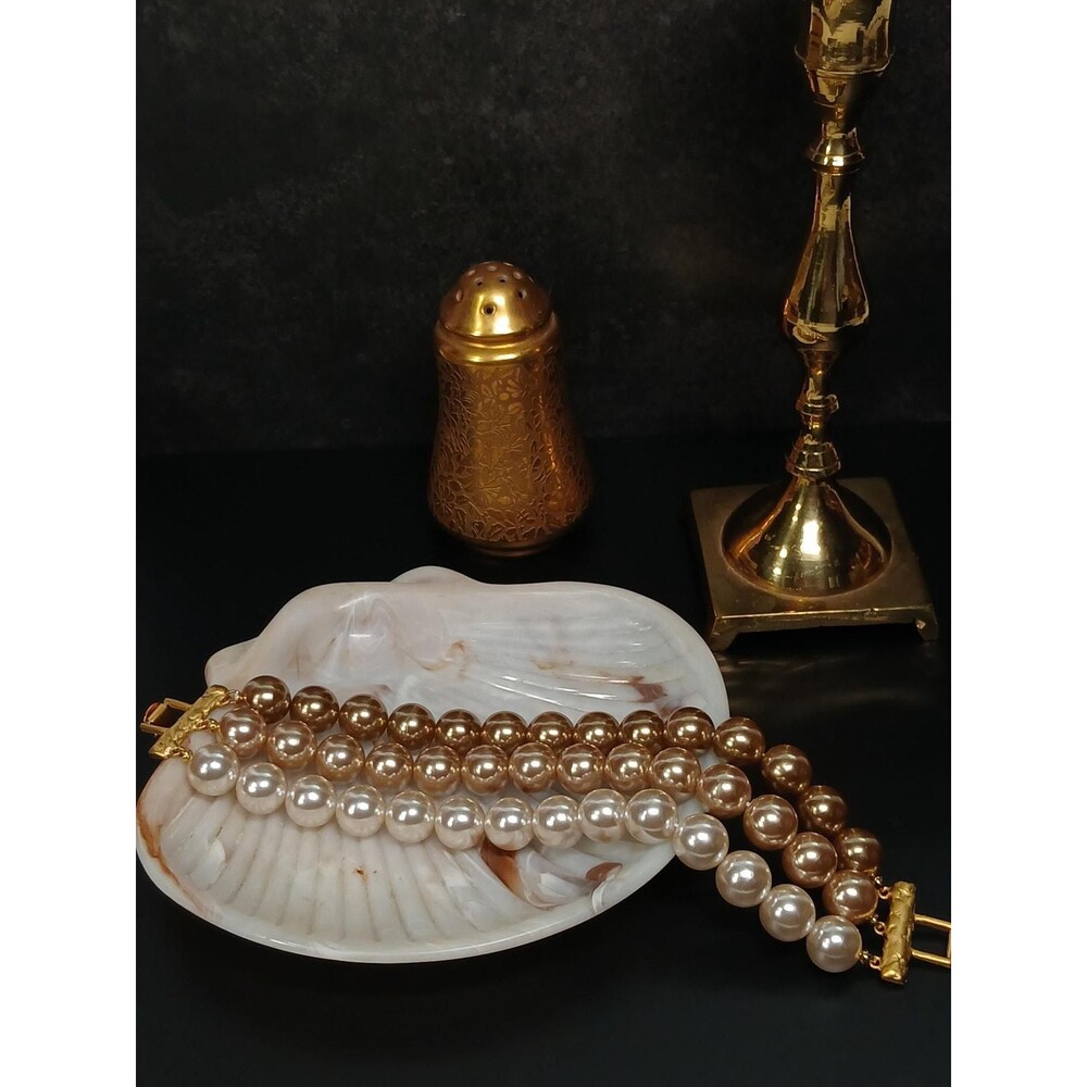 Three-Tone Faux Pearl Bracelet Gold Tone Box Clasp - Picture 14 of 16